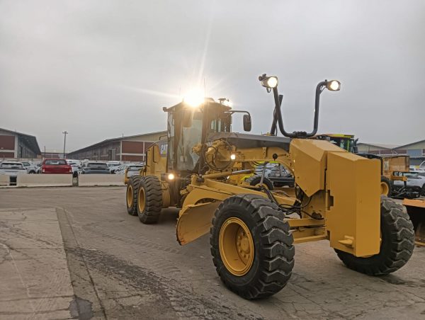 Motoniveladora CAT 12M - Imagen 6