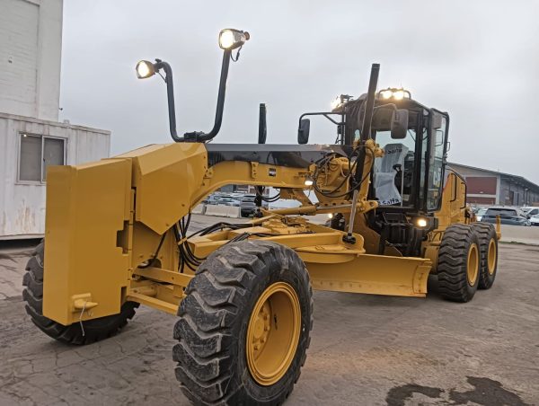 Motoniveladora CAT 12M