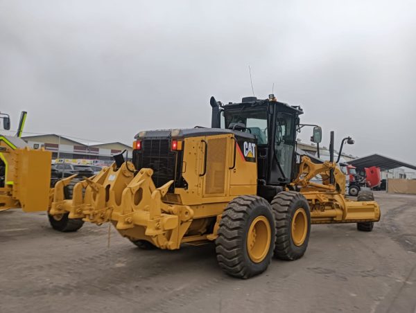 Motoniveladora CAT 12M - Imagen 9
