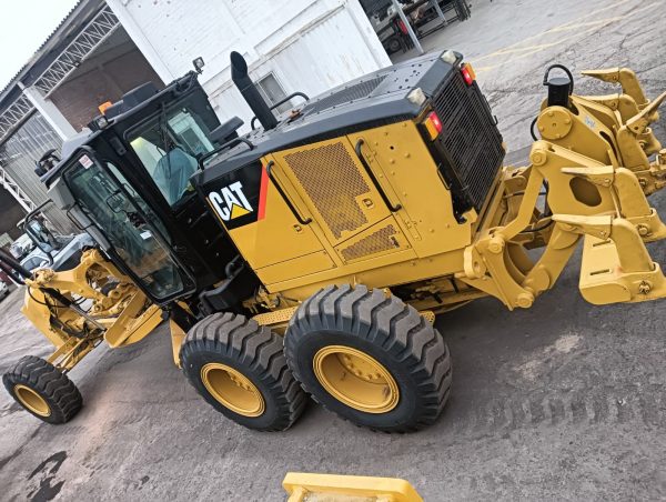 Motoniveladora CAT 12M - Imagen 10