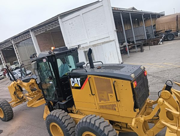 Motoniveladora CAT 12M - Imagen 13